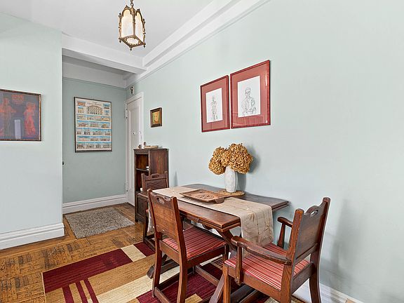 3rd image of 50 W 96th St APT 6D
