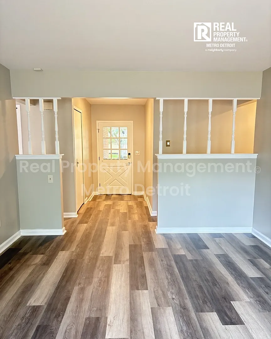 3-Bedroom Single-Family Home in Troy, Michigan — Photo 2
