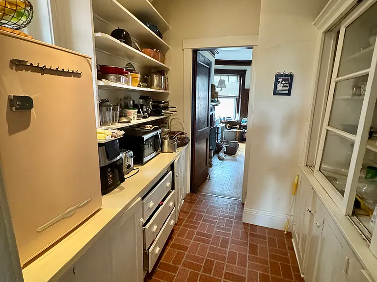 106 Strathmore Rd #3 — Photo 16