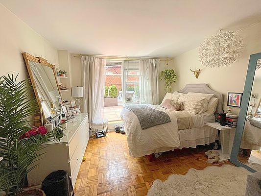 3rd image of 25 W 13th St APT 1KS