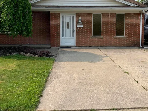 34203 Tomahawk Dr, Westland, MI 48185