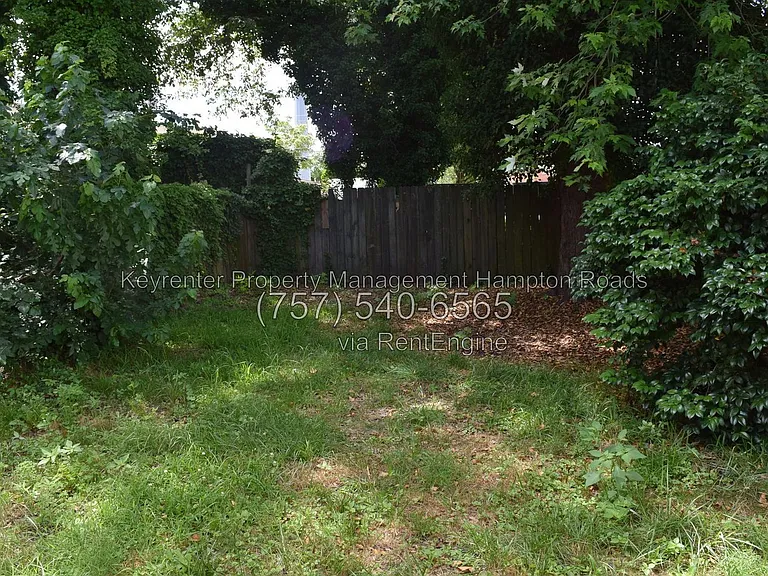 857 W 41st St — Photo 43