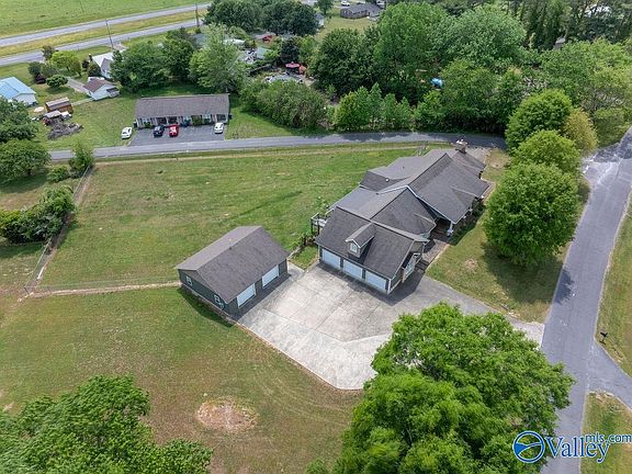 5th image of 1105 Hammonds Rd