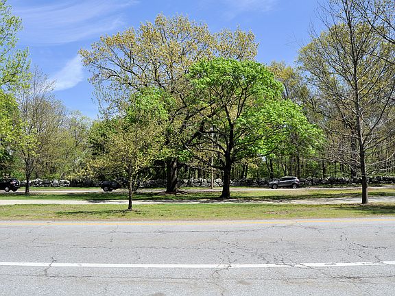 5th image of 412 Blackstone Blvd