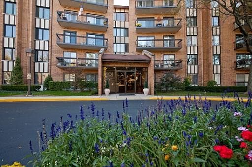 1st image of 601 Lake Hinsdale Dr APT 202