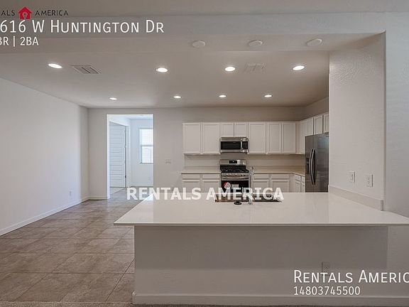 4th image of 2616 W Huntington Dr