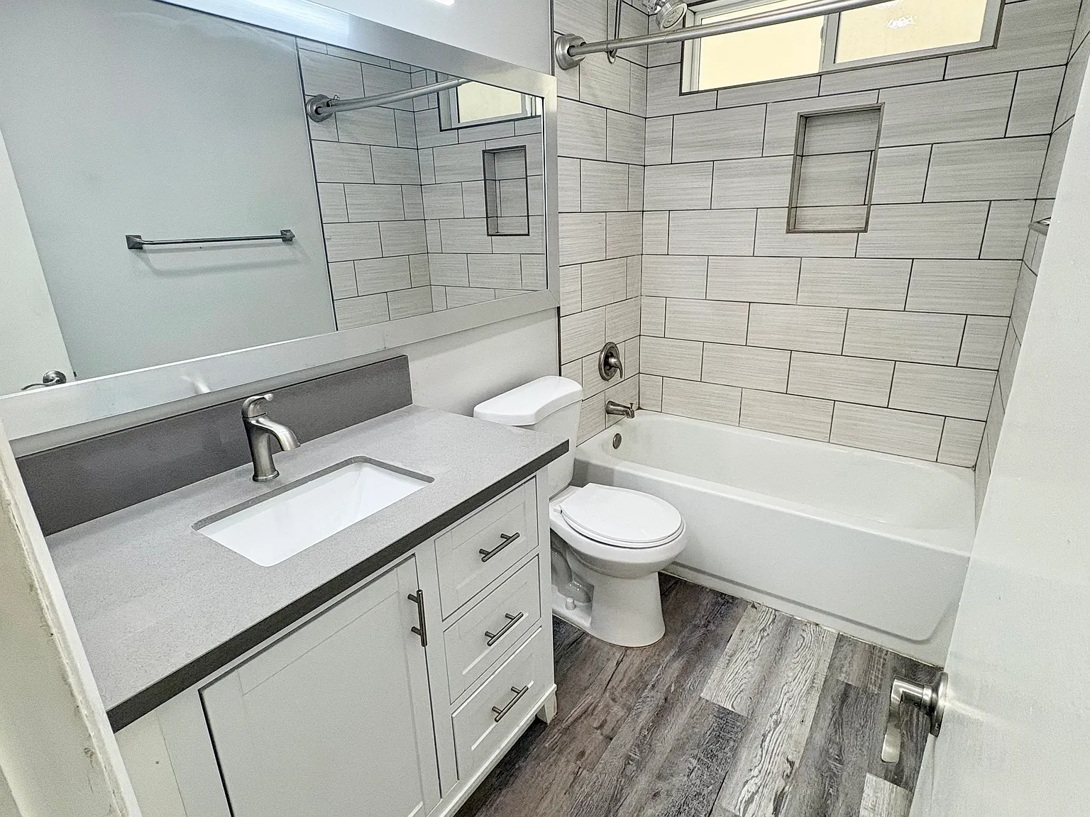 1 bed, 800 sqft, $2,098 — Photo 4