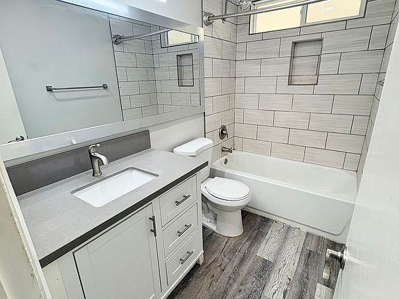 4th image of 1415 Hauser Blvd #2