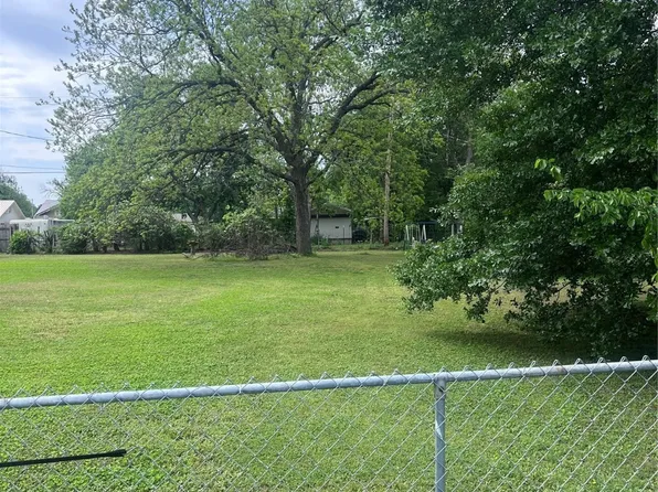 107 E Jefferson St, Henryetta, OK 74437
