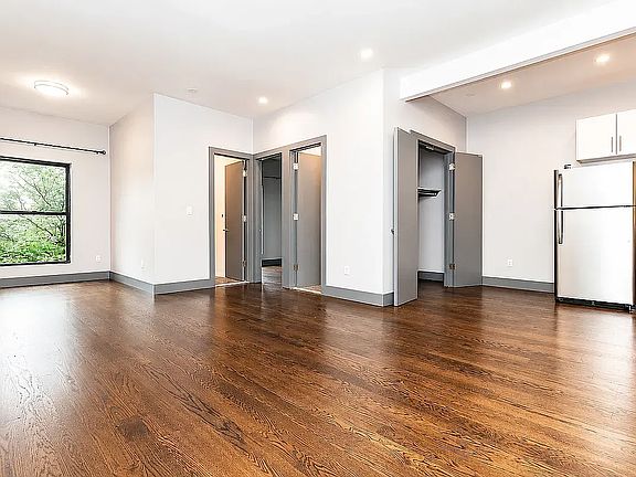 3rd image of 1277 Putnam Ave #5