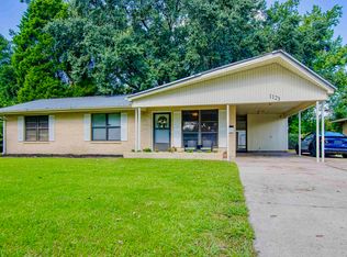 1123 S Park Ave, Gonzales, LA 70737