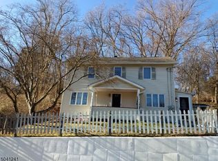 59 Reeve Ave, Bloomingdale, NJ 07403