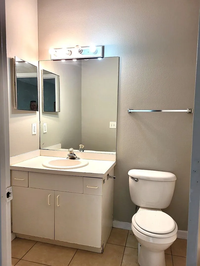 3 Bed/2Bath Single Family Home~Garage~Pet Friendly! — Photo 3