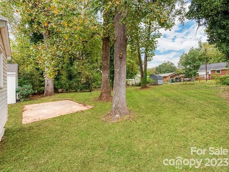 3339 Sargeant Dr — Photo 25