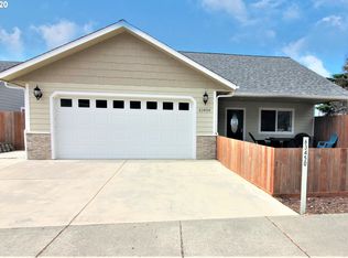 63450 Nathan Dr, Coos Bay, OR 97420