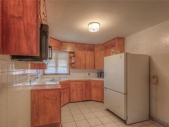 5th image of 3116 W Barker Cir