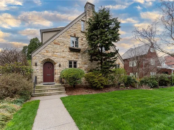 250 Outlook Dr, Pittsburgh, PA 15228