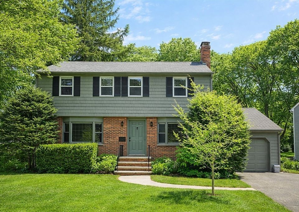 1st image of 40 Dean Rd