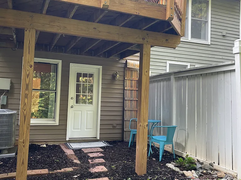Poplar Grove Dr — Photo 5