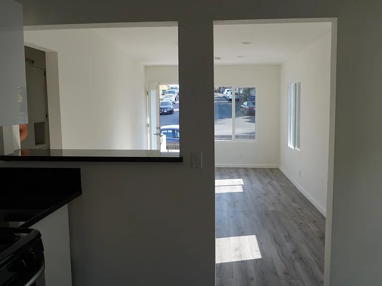 1755 Kent St — Photo 11