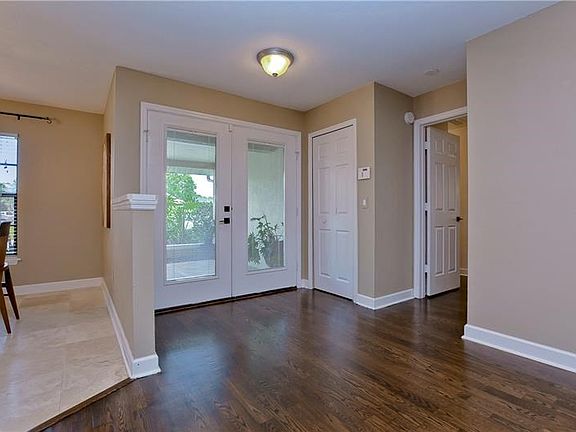 3rd image of 5062 Barrowe Dr