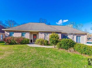 182 Ridgewood Blvd, Golden Meadow, LA 70357