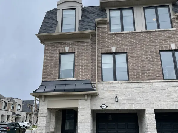 1373 Almonte Dr, Burlington, ON L7P 0V6