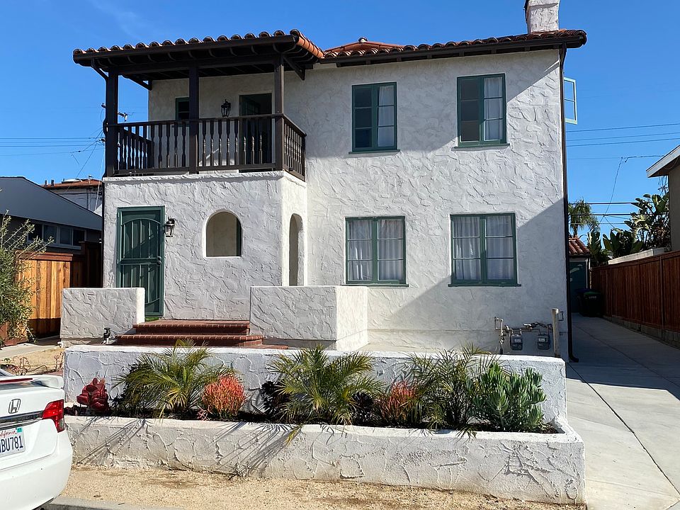 Charming Ole Hanson historical home built in the 1920 and renovated in 2021