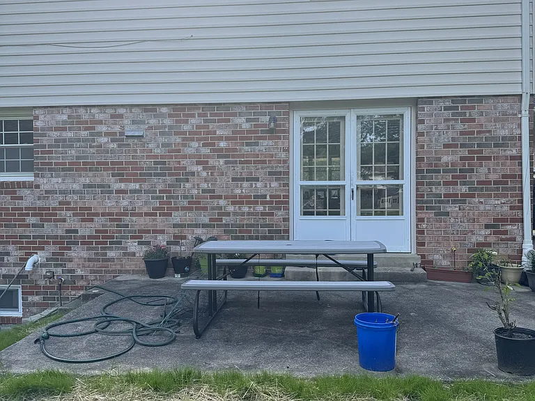 7909 Shannondale Dr — Photo 3