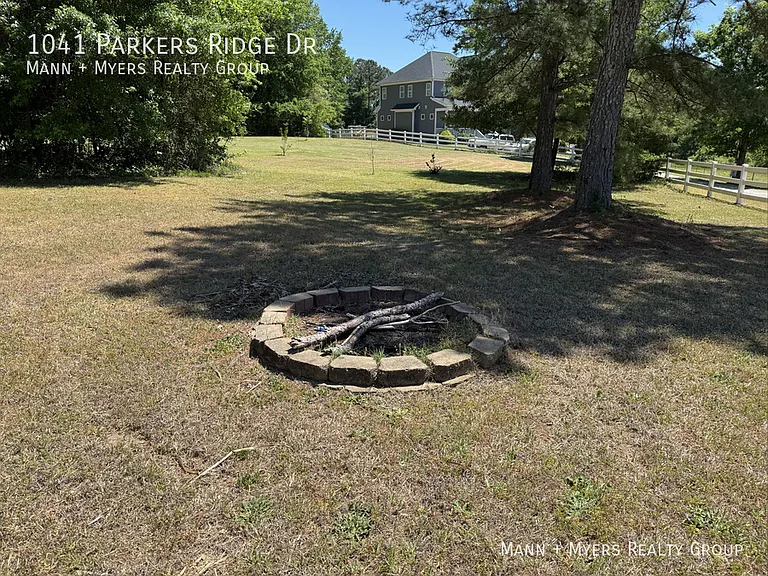 1041 Parkers Ridge Dr — Photo 28