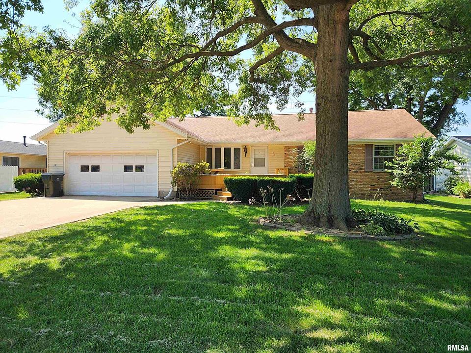 1st image of 811 Hickory Dr