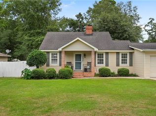 137 Oak Villa Dr, Jesup, GA 31546