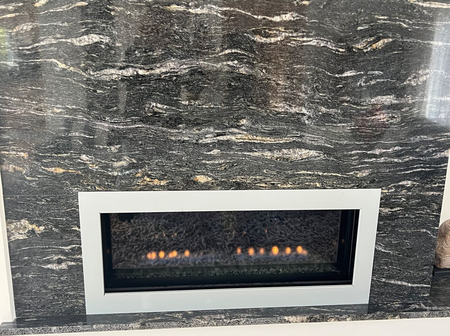 Gas fireplace
