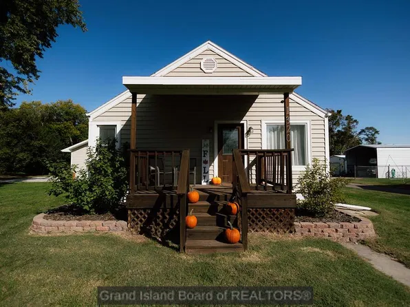 1320 Paul St, Saint Paul, NE 68873