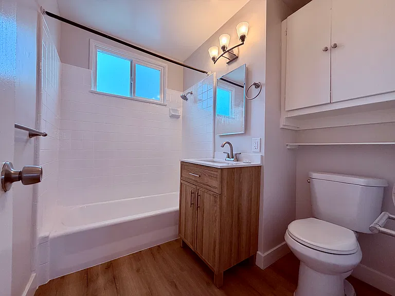 195 E Hullett St — Photo 17