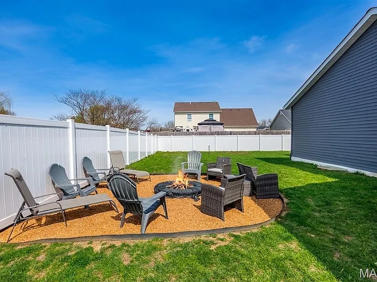 407 Sammy Ln — Photo 39