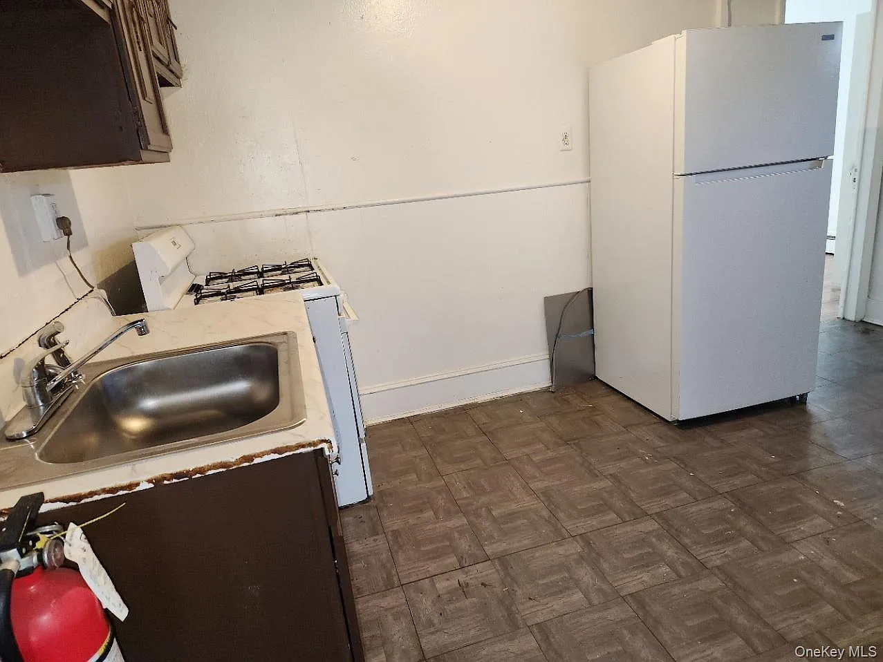 2 bed, 1.0 bath, 840 sqft, $1,700 — Photo 3