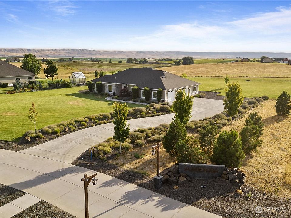 1st image of 34 Ponderosa Court