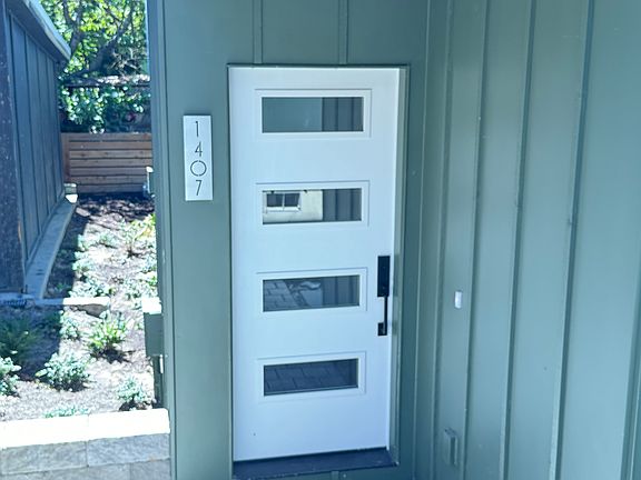 Welcome - private entrance