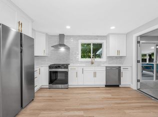 10 Lamb Rd, Nashua, NH 03062