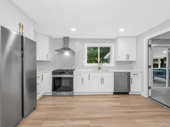 10 Lamb Road, Nashua, NH 03062