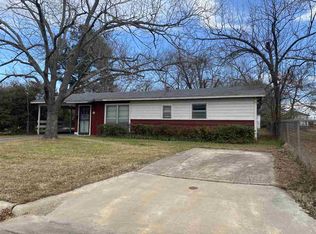 50 30th St NW, Paris, TX 75460