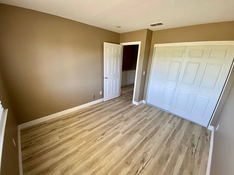 1422 Parkington Ln — Photo 9