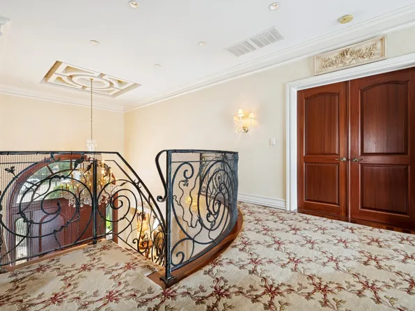 1-06 Samos Lane image 16 of 28