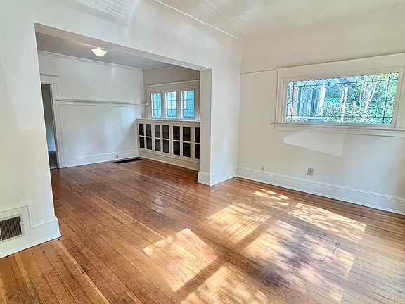 4th image of 1133-1139 SE 16th Ave #1133
