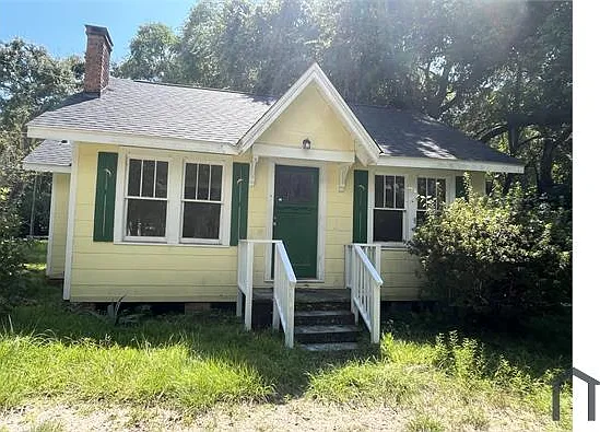 3 bed, 1100 sqft, $1,200 — Photo 2