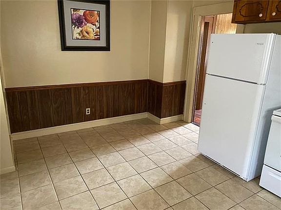 5th image of 706 S Cline Ave