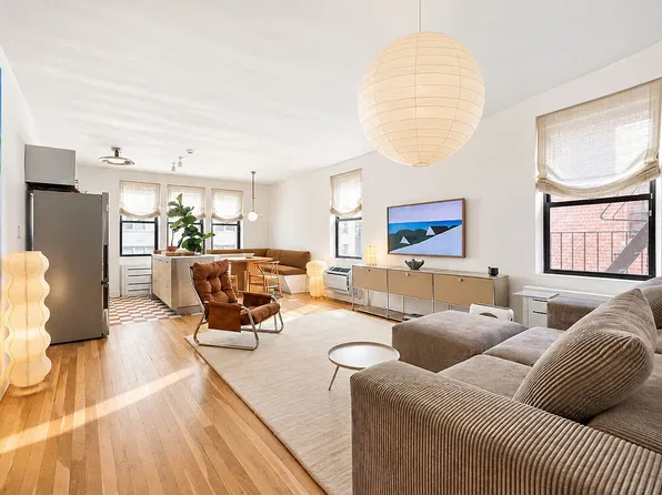 100 W 12th St APT 5G, New York, NY 10011