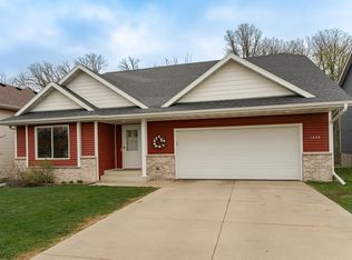 1058 Falcon Rd SE, Rochester, MN 55904