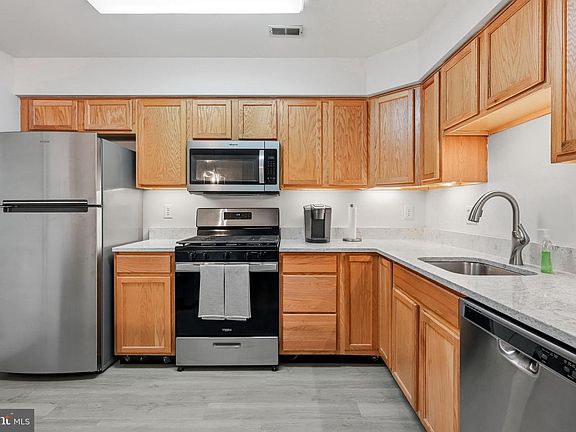 5th image of 2202 Delancey Way